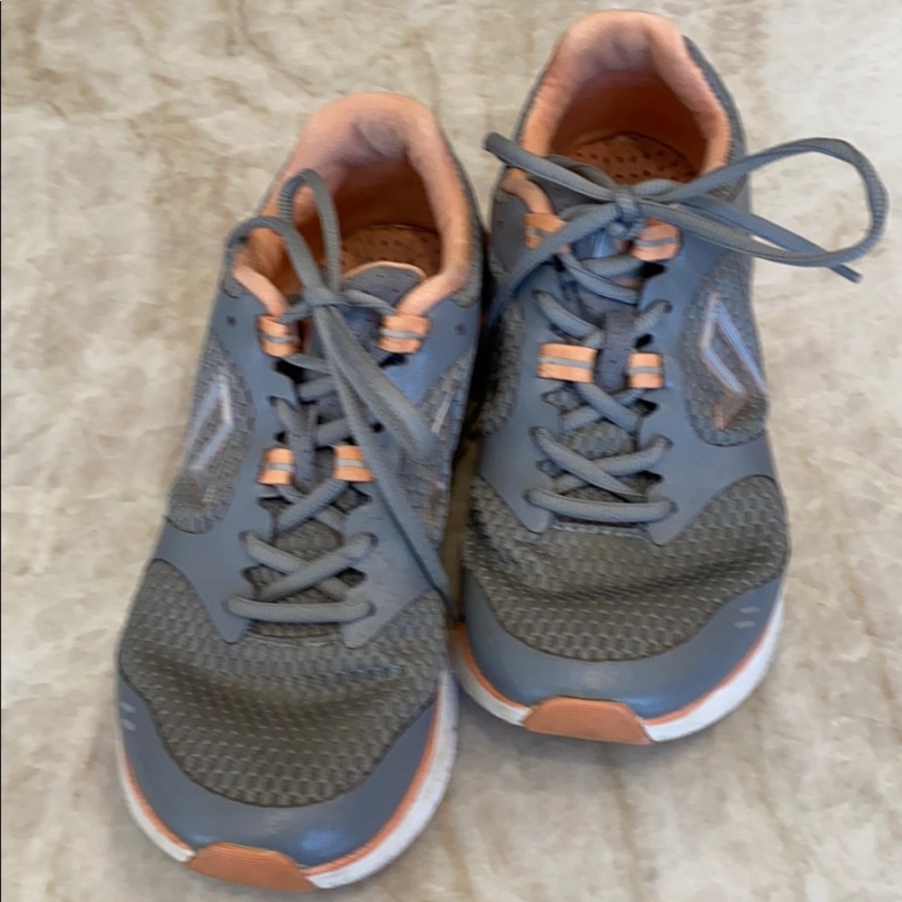 Vionic Tennis shoes